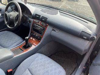 Mercedes C-klasse C (W203) Sedan 1.8 C-180K 16V (M271.946) [105kW]  (05-2002/02-2007) picture 7