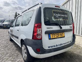 Dacia Logan Logan MCV I (KS) Combi 1.6 (K7M-718) [64kW]  (02-2007/06-2013) picture 4