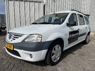 Dacia Logan Logan MCV I (KS) Combi 1.6 (K7M-718) [64kW]  (02-2007/06-2013) picture 2