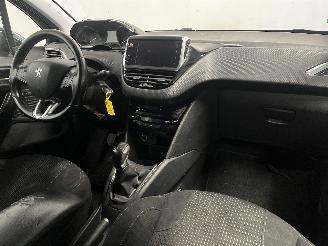 Peugeot 208 208 I (CA/CC/CK/CL) Hatchback 1.2 Vti 12V PureTech 82 (EB2F(HMZ)) [60k=
W]  (03-2012/12-2019) picture 18