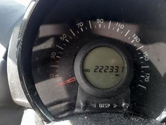 Peugeot 108 108 Hatchback 1.0 12V (1KRFE(CFB)) [51kW]  (05-2014/...) picture 2