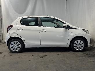 Peugeot 108 108 Hatchback 1.0 12V (1KRFE(CFB)) [51kW]  (05-2014/...) picture 10