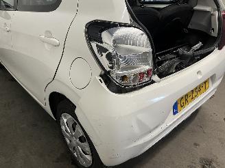 Peugeot 108 108 Hatchback 1.0 12V (1KRFE(CFB)) [51kW]  (05-2014/...) picture 14