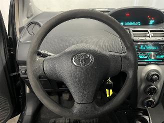 Toyota Yaris Yaris II (P9) Hatchback 1.0 12V VVT-i (1KR-FE) [51kW]  (08-2005/12-201=
1) picture 19