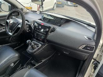 Lancia Ypsilon Ypsilon (312) Hatchback 0.9 TwinAir 85 (312.A.2000(Euro 5)) [63kW]  (0=
5-2011/...) picture 8