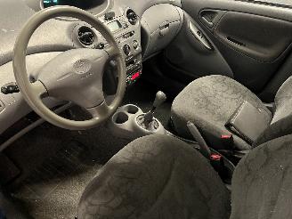 Toyota Yaris Yaris (P1) Hatchback 1.3 16V VVT-i (2SZFE) [63kW]  (08-1999/11-2005) picture 12