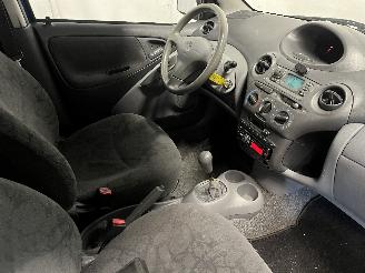 Toyota Yaris Yaris (P1) Hatchback 1.3 16V VVT-i (2SZFE) [63kW]  (08-1999/11-2005) picture 9