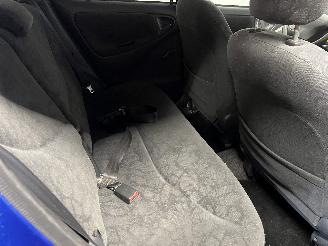 Toyota Yaris Yaris (P1) Hatchback 1.3 16V VVT-i (2SZFE) [63kW]  (08-1999/11-2005) picture 10