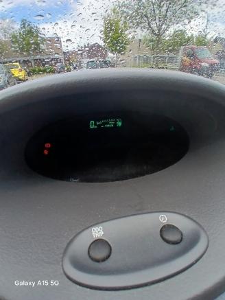 Toyota Yaris Yaris (P1) Hatchback 1.3 16V VVT-i (2SZFE) [63kW]  (08-1999/11-2005) picture 2