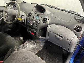 Toyota Yaris Yaris (P1) Hatchback 1.3 16V VVT-i (2SZFE) [63kW]  (08-1999/11-2005) picture 8