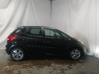 Kia Venga Venga MPV 1.4 CVVT 16V (G4FA) [66kW]  (02-2010/03-2019) picture 7