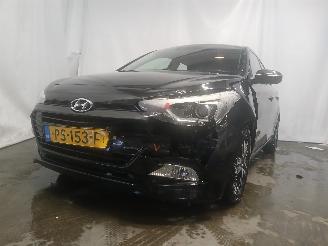 uszkodzony samochody osobowe Hyundai I-20 i20 (GBB) Hatchback 1.0 T-GDI 100 12V (G3LC) [74kW]  (01-2016/08-2020)= 2017/11