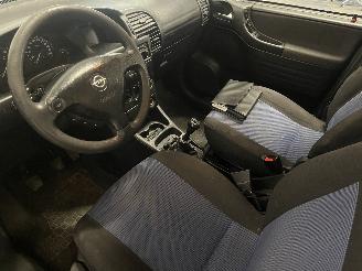 Opel Zafira Zafira (F75) MPV 1.6 16V (Z16XE(Euro 4)) [74kW]  (04-1999/06-2005) picture 20