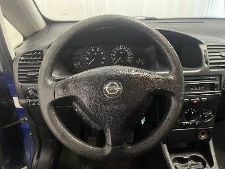 Opel Zafira Zafira (F75) MPV 1.6 16V (Z16XE(Euro 4)) [74kW]  (04-1999/06-2005) picture 26