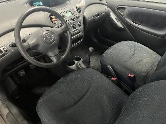 Toyota Yaris Yaris (P1) Hatchback 1.3 16V VVT-i (2SZFE) [64kW]  (04-2002/09-2005) picture 14