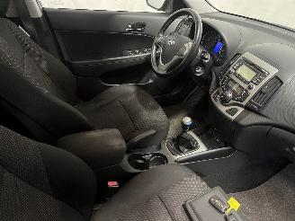 Hyundai I-30 i30 (FD) Hatchback 1.4 CVVT 16V (G4FA) [80kW]  (10-2007/11-2011) picture 9