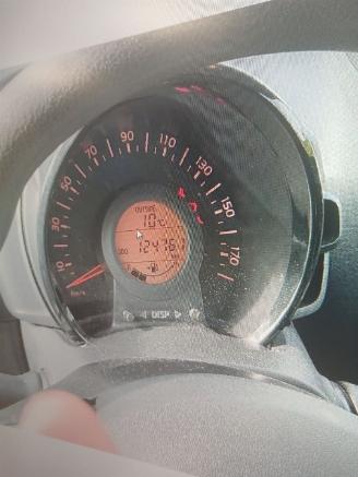 Citroën C1 C1 Hatchback 1.0 Vti 68 12V (1KR-FE(CFB)) [51kW]  (04-2014/04-2018) picture 2