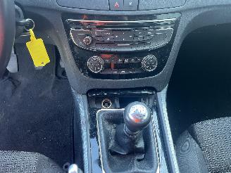 Peugeot 508 508 (8D) Sedan 1.6 THP 16V (EP6CDT(5FV)) [115kW]  (11-2010/12-2018) picture 17