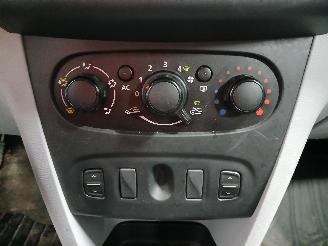 Dacia Logan Logan MCV II/III/Sandero Wagon Combi 0.9 TCE 12V (H4B-400(H4B-A4)) [66=
kW]  (02-2013/...) picture 19