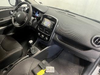 Renault Clio Clio IV Estate/Grandtour (7R) Combi 5-drs 0.9 Energy TCE 90 12V (H4B-4=
08(H4B-B4)) [66kW]  (01-2013/08-2021) picture 13