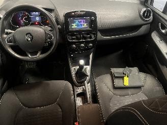 Renault Clio Clio IV Estate/Grandtour (7R) Combi 5-drs 0.9 Energy TCE 90 12V (H4B-4=
08(H4B-B4)) [66kW]  (01-2013/08-2021) picture 16