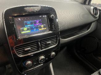 Renault Clio Clio IV Estate/Grandtour (7R) Combi 5-drs 0.9 Energy TCE 90 12V (H4B-4=
08(H4B-B4)) [66kW]  (01-2013/08-2021) picture 21