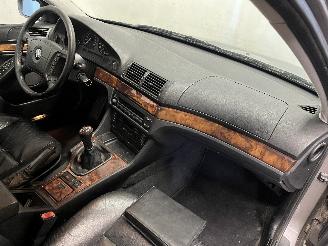 BMW 5-serie 5 serie (E39) Sedan 523i 24V (M52-B25(256S4)) [125kW]  (09-1995/08-200=
0) picture 12