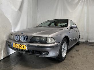 skadebil auto BMW 5-serie 5 serie (E39) Sedan 523i 24V (M52-B25(256S4)) [125kW]  (09-1995/08-200=
0) 1998/7
