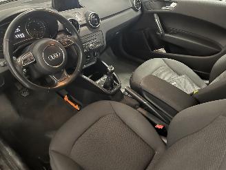 Audi A1 A1 (8X1/8XK) Hatchback 3-drs 1.2 TFSI (CBZA) [63kW]  (05-2010/04-2015)= picture 19