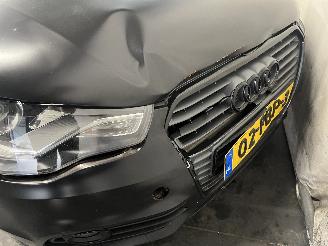 Audi A1 A1 (8X1/8XK) Hatchback 3-drs 1.2 TFSI (CBZA) [63kW]  (05-2010/04-2015)= picture 11