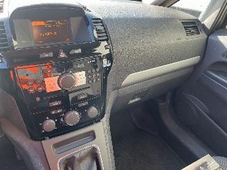 Opel Zafira Zafira (M75) MPV 1.6 16V (A16XER(Euro 5)) [85kW]  (01-2008/04-2015) picture 15