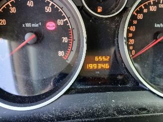 Opel Zafira Zafira (M75) MPV 1.6 16V (A16XER(Euro 5)) [85kW]  (01-2008/04-2015) picture 2