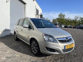 Opel Zafira Zafira (M75) MPV 1.6 16V (A16XER(Euro 5)) [85kW]  (01-2008/04-2015) picture 6