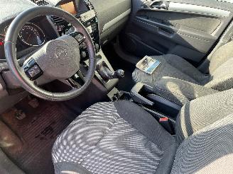 Opel Zafira Zafira (M75) MPV 1.6 16V (A16XER(Euro 5)) [85kW]  (01-2008/04-2015) picture 11