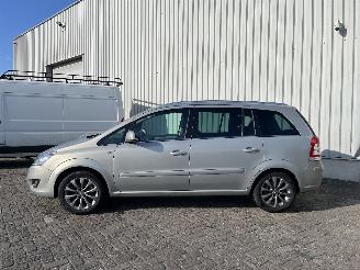 Opel Zafira Zafira (M75) MPV 1.6 16V (A16XER(Euro 5)) [85kW]  (01-2008/04-2015) picture 4