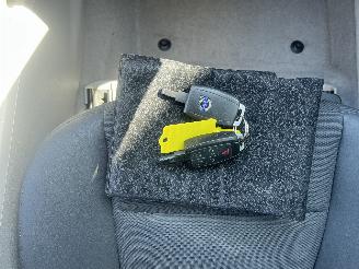 Volvo C-30 C30 (EK/MK) Hatchback 3-drs 1.6 D 16V (D4164T) [80kW]  (10-2006/12-201=
2) picture 16