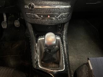 Peugeot 308 308 SW (L4/L9/LC/LJ/LR) Combi 5-drs 1.6 BlueHDi 120 (DV6FC(BHZ)) [88kW=
]  (03-2014/12-2021) picture 18