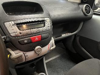 Toyota Aygo Aygo (B10) Hatchback 1.0 12V VVT-i (1KR-FE) [50kW]  (07-2005/05-2014) picture 16