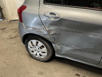 Toyota Yaris Yaris II (P9) Hatchback 1.3 16V VVT-i (2SZFE) [64kW]  (08-2005/11-2010=
) picture 9