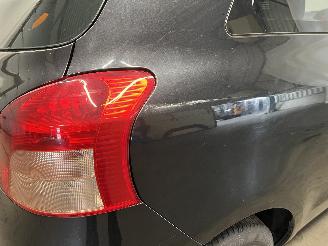 Toyota Yaris Yaris II (P9) Hatchback 1.0 12V VVT-i (1KR-FE) [51kW]  (08-2005/12-201=
1) picture 10