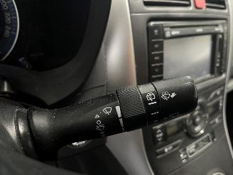 Toyota Auris Auris (E15) Hatchback 1.8 16V HSD Full Hybrid (2ZRFXE) [100kW]  (09-20=
10/09-2012) picture 22