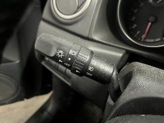 Mazda  3 (BK12) Sedan 1.6i 16V (Z627) [77kW]  (02-2004/06-2009) picture 14