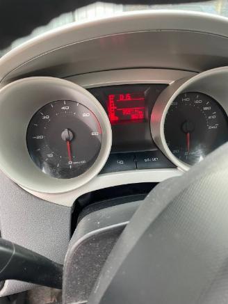 Seat Ibiza Ibiza IV (6J5) Hatchback 5-drs 1.2 TDI Ecomotive (CFWA) [55kW]  (06-20=
10/05-2015) picture 2