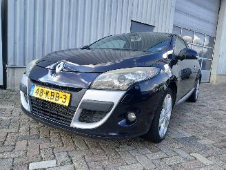 Unfallwagen Renault Mégane Megane III Coupe (DZ) Hatchback 3-drs 1.4 16V TCe 130 (H4J-700(H4J-A7)=
) [96kW]  (04-2009/02-2016) 2009/10