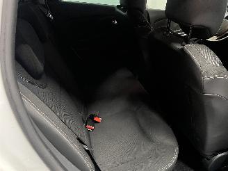 Renault Clio Clio IV Estate/Grandtour (7R) Combi 5-drs 1.5 Energy dCi 90 FAP (K9K-6=
08(K9K-B6)) [66kW]  (11-2012/08-2021) picture 17