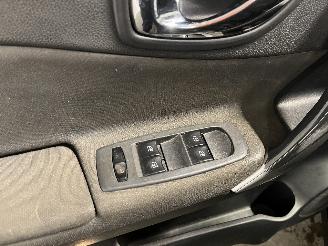 Renault Koleos Koleos I SUV 2.5 16V (2TR-703) [126kW]  (09-2008/06-2017) picture 13