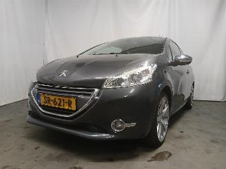 Damaged car Peugeot 208 208 I (CA/CC/CK/CL) Hatchback 1.6 16V THP 155 (EP6CDT(5FV)) [115kW]  (=
03-2012/12-2019) 2012/8