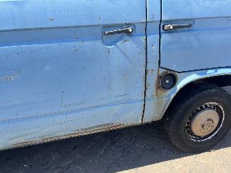 Volkswagen Transporter Transporter T3 Bus 1.9 (DF) [44kW]  (08-1982/07-1992) picture 23