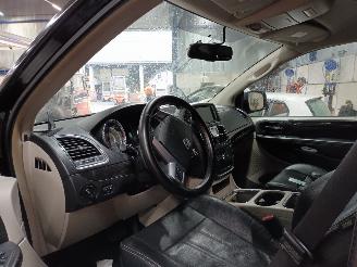 Lancia Voyager Voyager (RT) MPV 2.8 CRD 16V (ENS) [120kW]  (09-2011/12-2014) picture 5