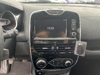 Renault Clio Clio IV Estate/Grandtour (7R) Combi 5-drs 0.9 Energy TCE 90 12V (H4B-4=
08(H4B-B4)) [66kW]  (01-2013/08-2021) picture 19
